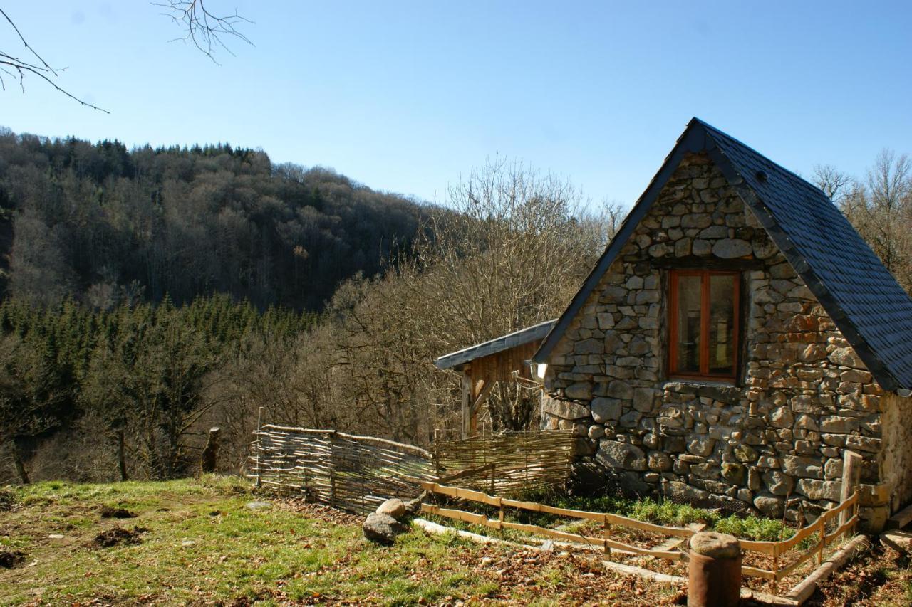 Le P'Tit Gite De Chomet La Tour-d'Auvergne Exterior photo